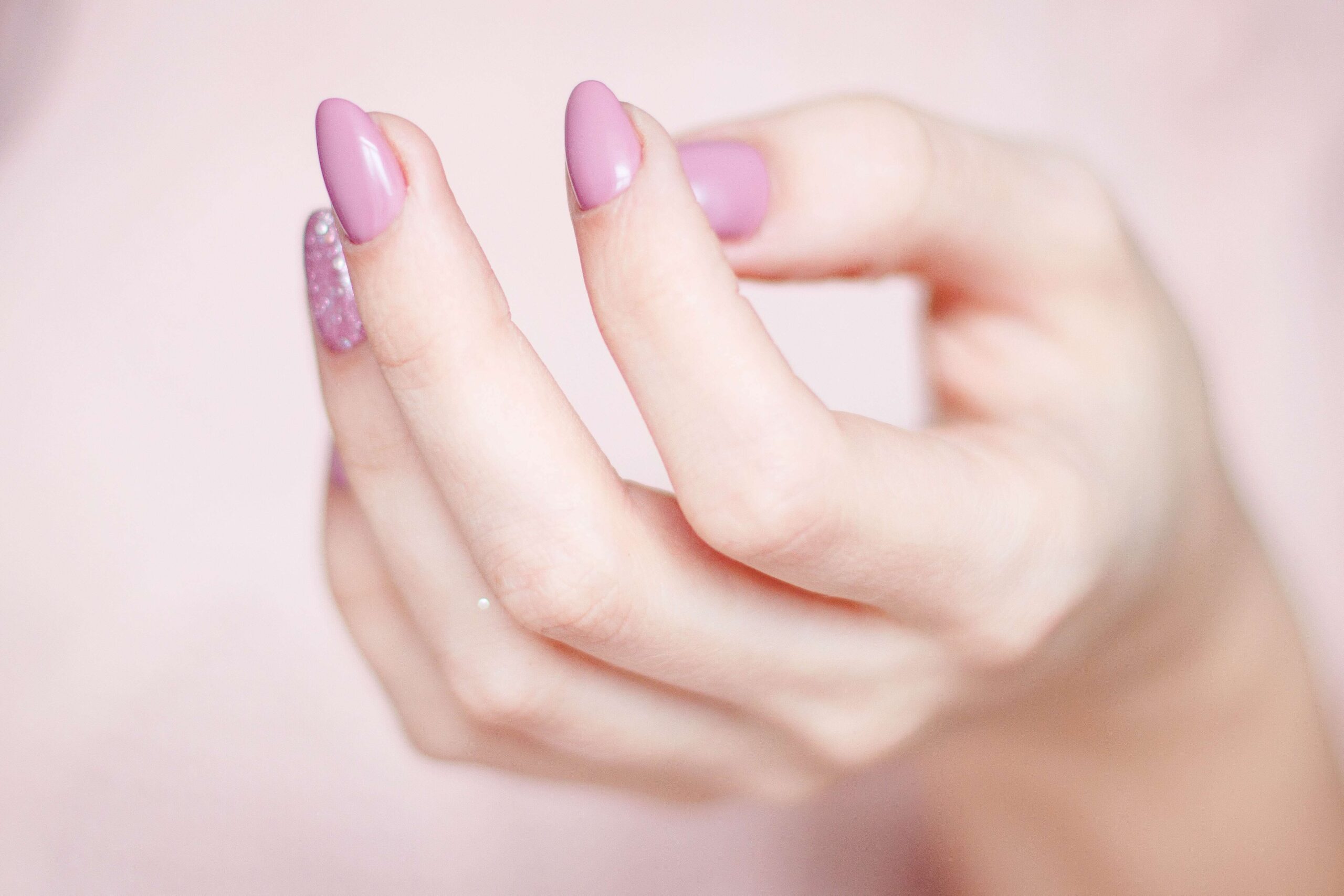Benefits of Acrylic Nails & Gel Nails Hollywood Nails Supply UK